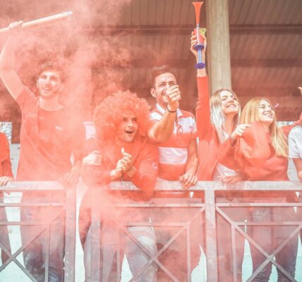 pilkarskie tozsamosci Poznania i Warszawy2